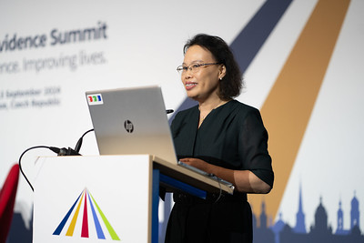 Hu Yan presents at the Global Evidence Summit