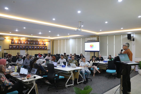 Prof Bagus Takwin opened the discussion