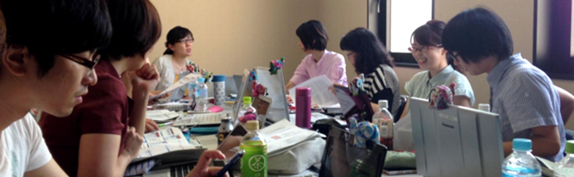 Students discuss systematic reviews during a class